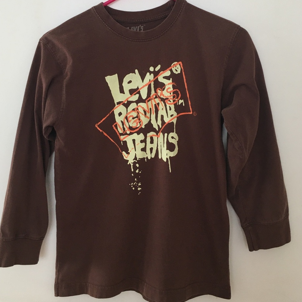 Levi’s t-shirt